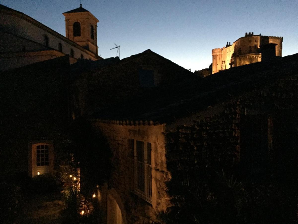 Les Aiguieres En Provence Bed & Breakfast ซูซ-ลา-รุส ภายนอก รูปภาพ