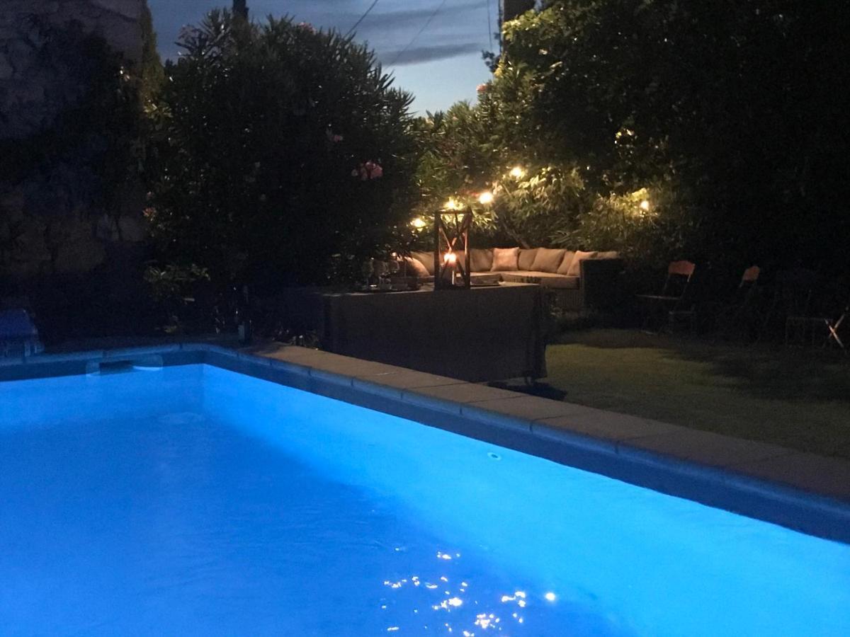 Les Aiguieres En Provence Bed & Breakfast ซูซ-ลา-รุส ภายนอก รูปภาพ