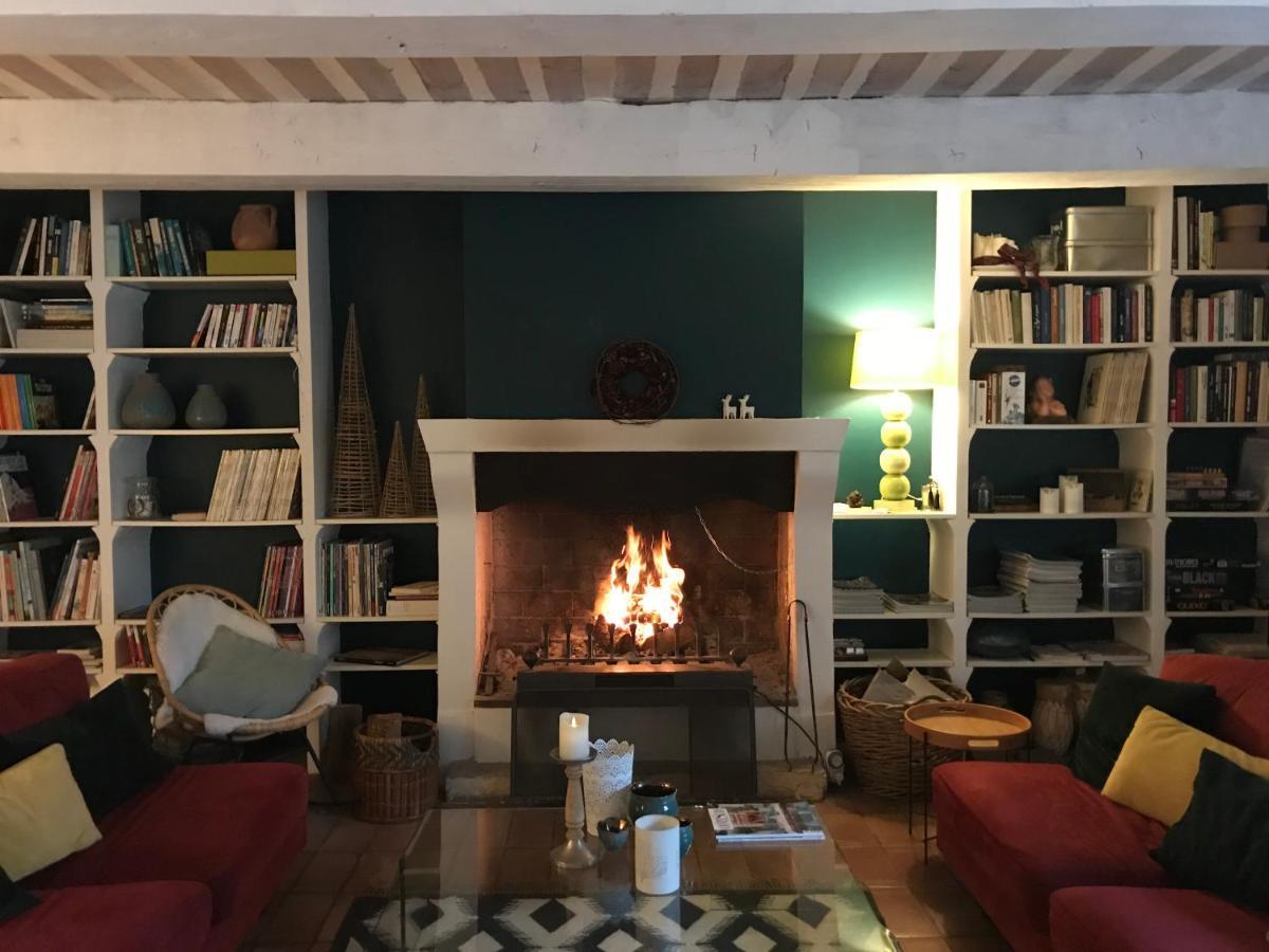 Les Aiguieres En Provence Bed & Breakfast ซูซ-ลา-รุส ภายนอก รูปภาพ