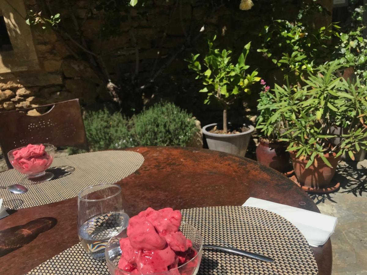 Les Aiguieres En Provence Bed & Breakfast ซูซ-ลา-รุส ภายนอก รูปภาพ