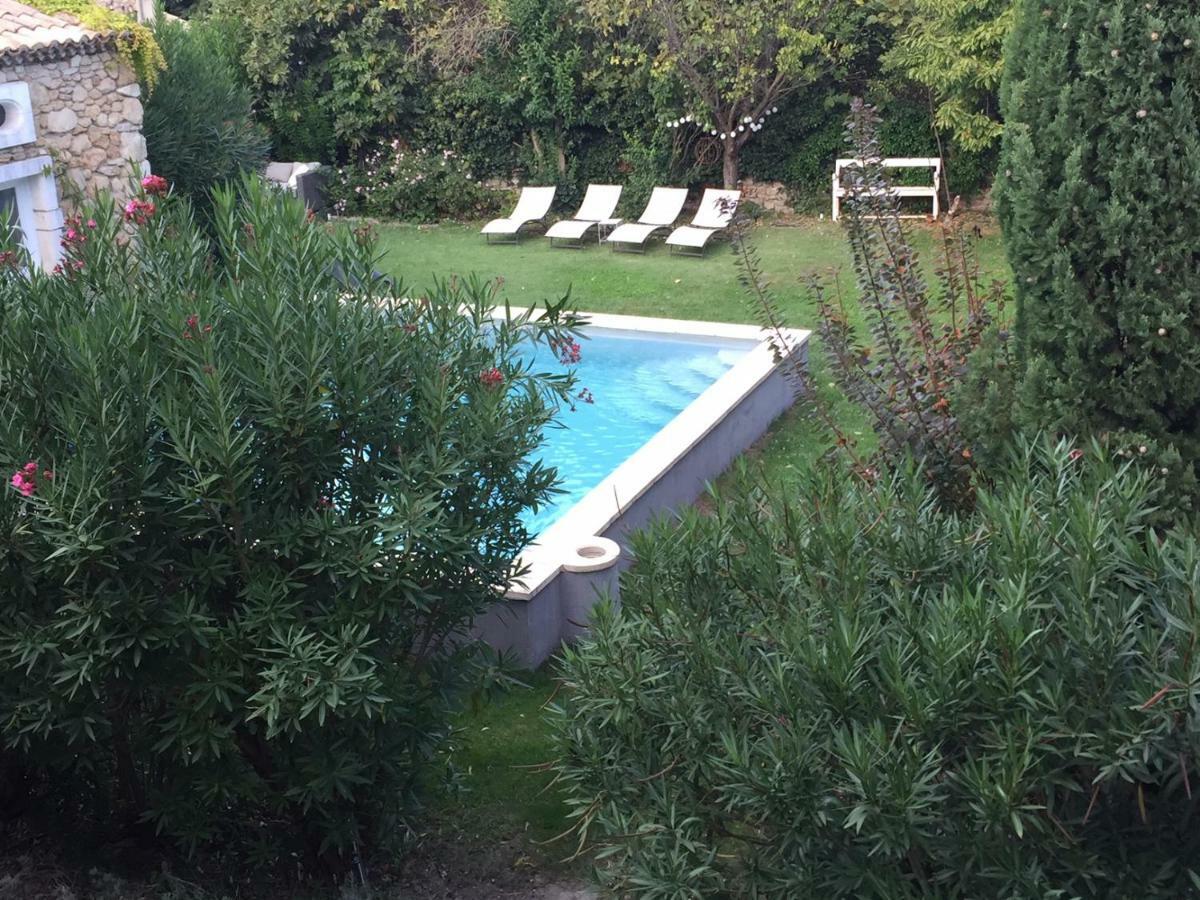 Les Aiguieres En Provence Bed & Breakfast ซูซ-ลา-รุส ภายนอก รูปภาพ