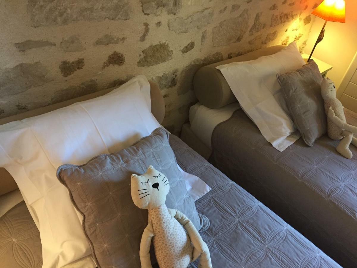Les Aiguieres En Provence Bed & Breakfast ซูซ-ลา-รุส ภายนอก รูปภาพ