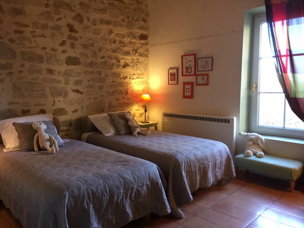 Les Aiguieres En Provence Bed & Breakfast ซูซ-ลา-รุส ภายนอก รูปภาพ